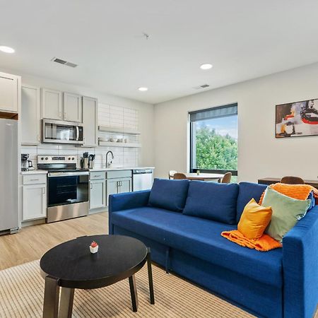 Cozysuites On Mass With Garage Parking #4 Indianapolis Bagian luar foto
