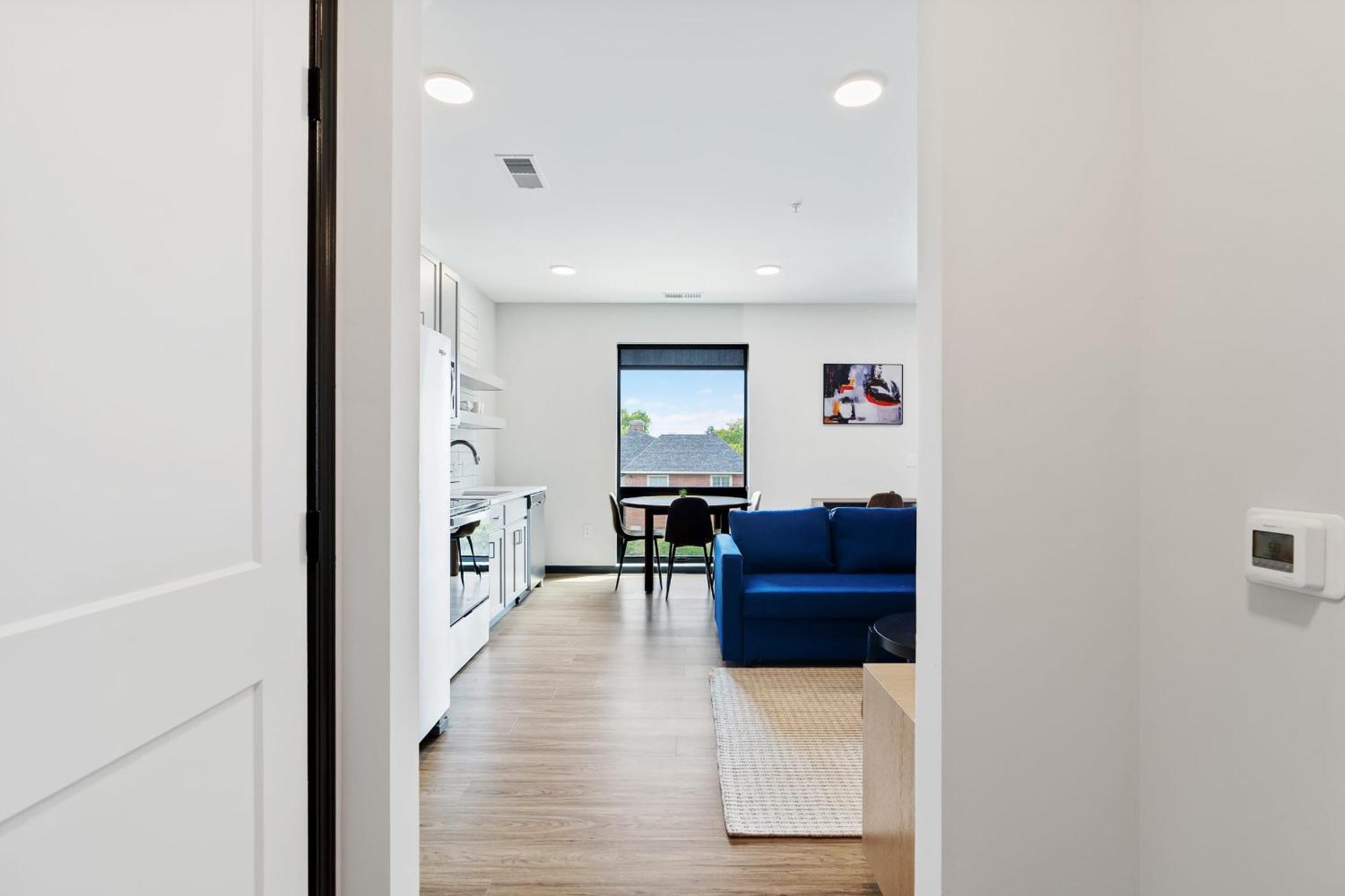 Cozysuites On Mass With Garage Parking #4 Indianapolis Bagian luar foto