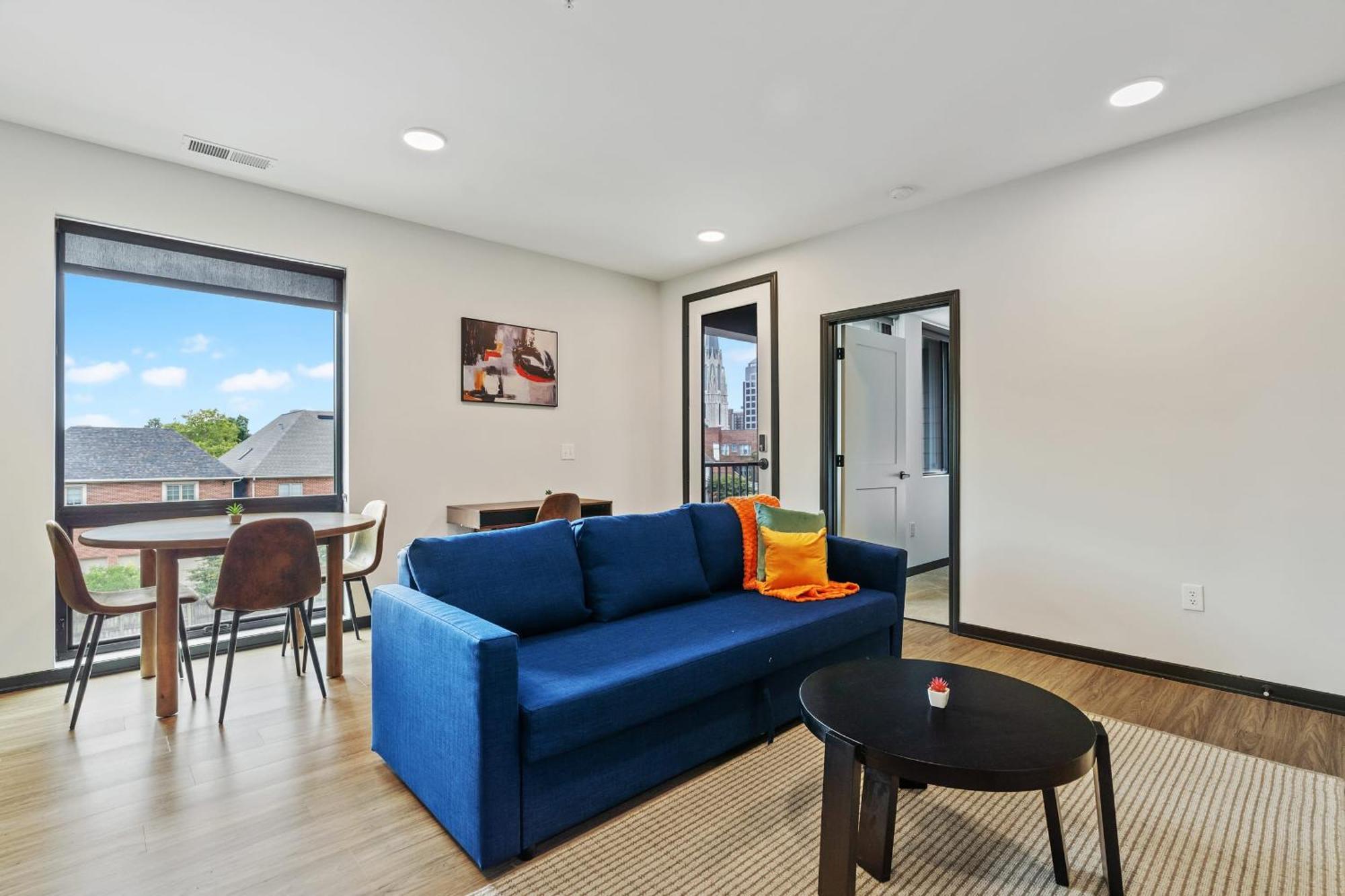 Cozysuites On Mass With Garage Parking #4 Indianapolis Bagian luar foto