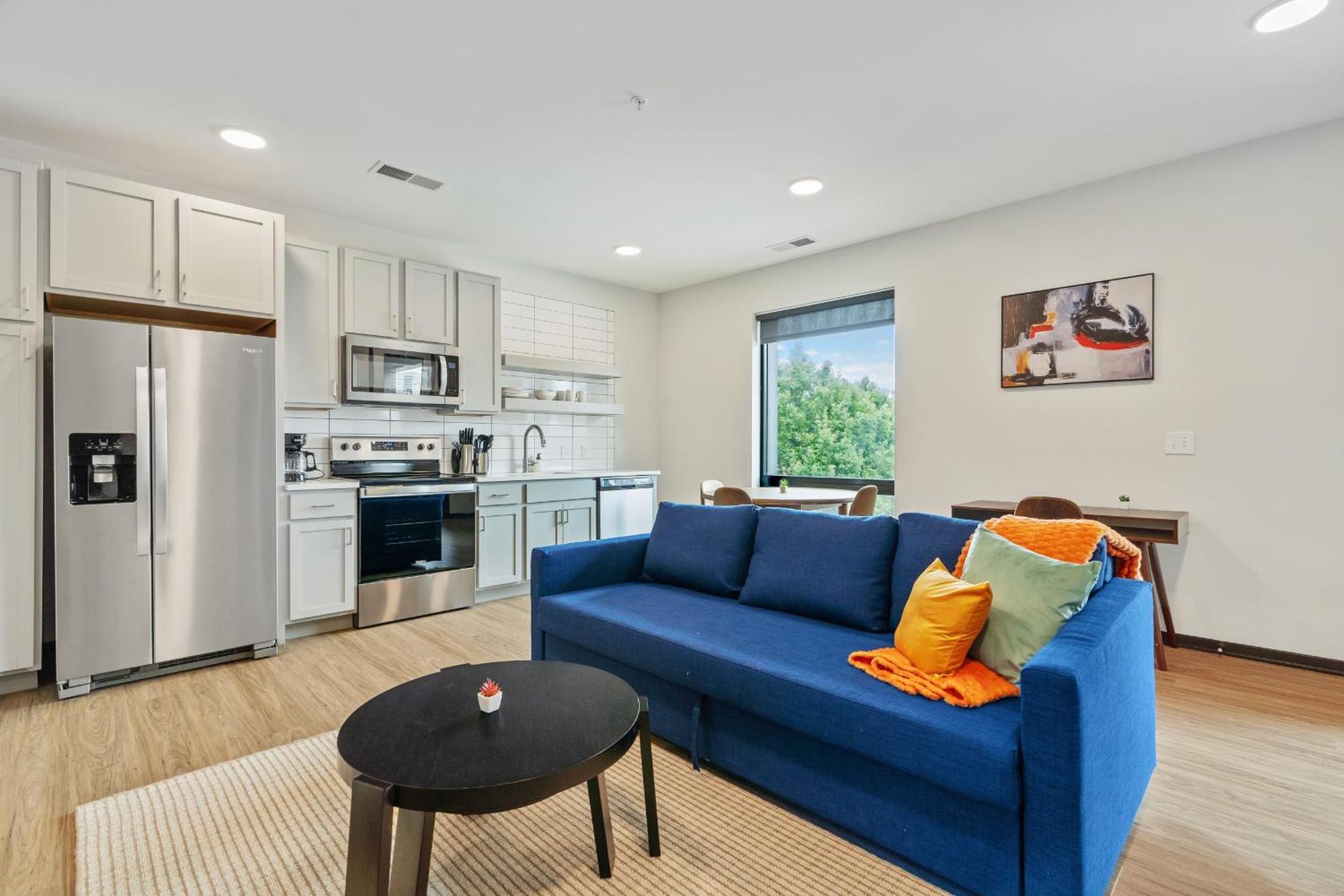 Cozysuites On Mass With Garage Parking #4 Indianapolis Bagian luar foto